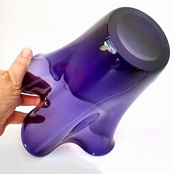 Art Glass Purple Handkerchief Vase - Picture 4 of 10